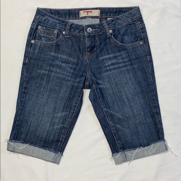 Denim - Cropped Blue Jeans